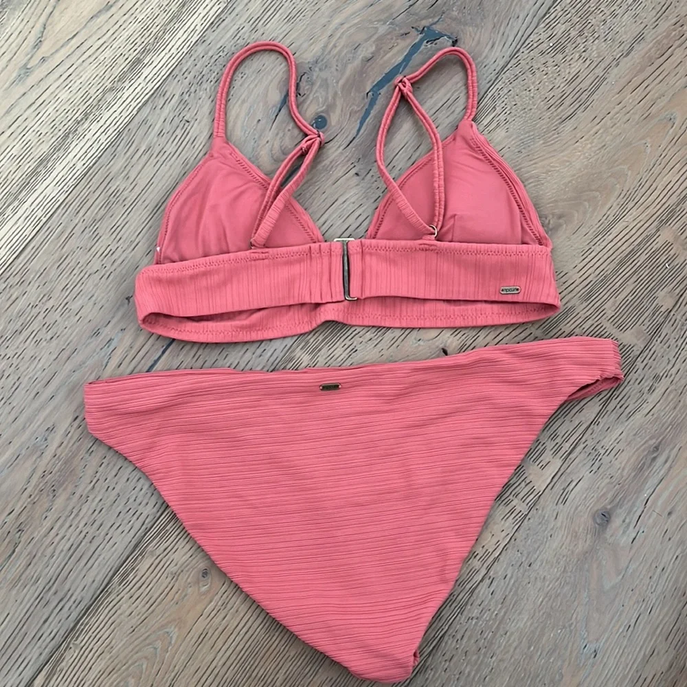 COPY - Rip curl triangle bikini - Picture 2 of 3